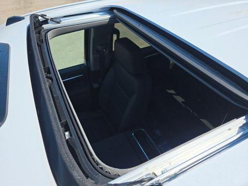 Glacier White Tricoat 2026 GMC Sierra 2500 SLT