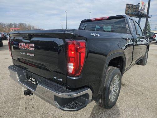 Onyx Black 2026 GMC Sierra 1500 SLE