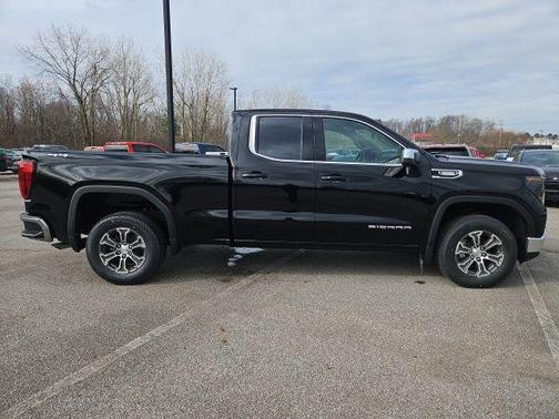 Onyx Black 2026 GMC Sierra 1500 SLE