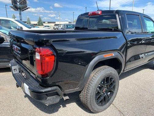 2025 GMC Canyon AT4