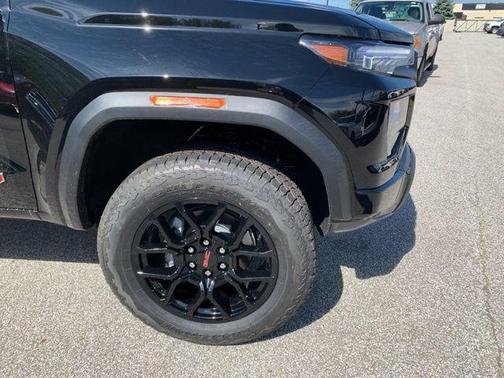2025 GMC Canyon AT4