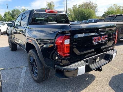 2025 GMC Canyon AT4