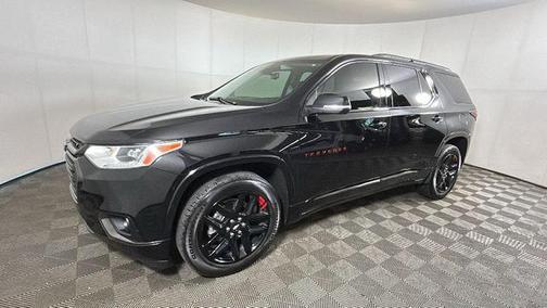 Mosaic Black Metallic 2021 Chevrolet Traverse Premier