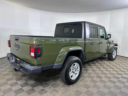 2022 Jeep Gladiator Sport S