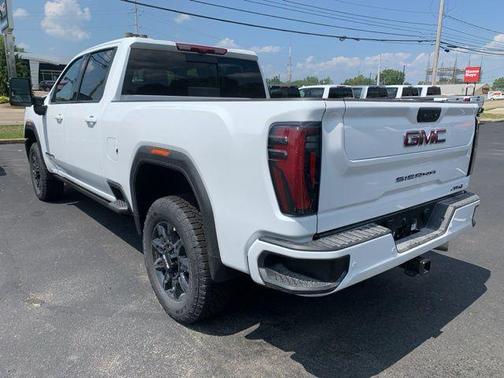2025 GMC Sierra 2500 AT4