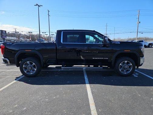 Onyx Black 2026 GMC Sierra 2500 SLE