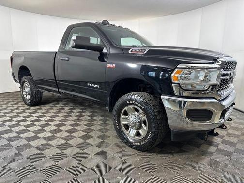 2022 RAM 2500 Tradesman Regular Cab 4x4 8' Box
