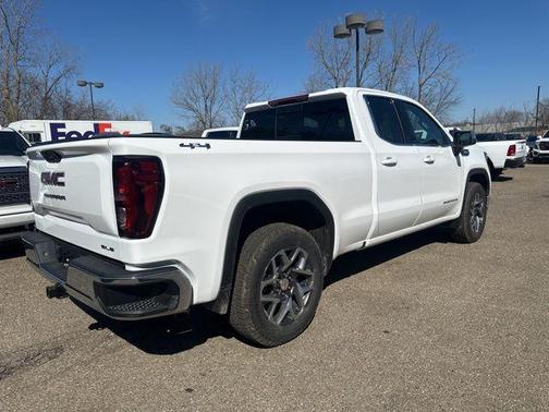 2025 GMC Sierra 1500 SLE