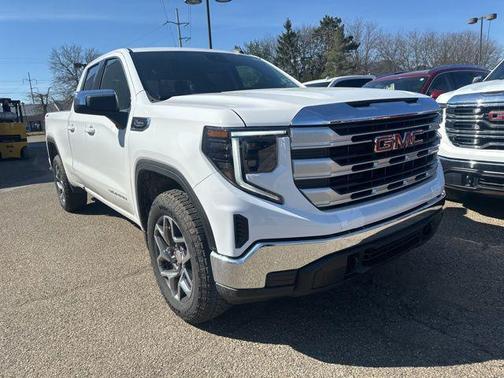2025 GMC Sierra 1500 SLE