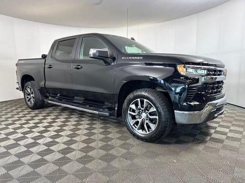 Black 2022 Chevrolet Silverado 1500 LT