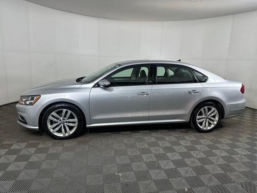2019 Volkswagen Passat 2.0T Wolfsburg Edition