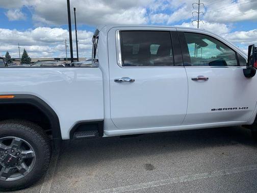2025 GMC Sierra 3500 SLT