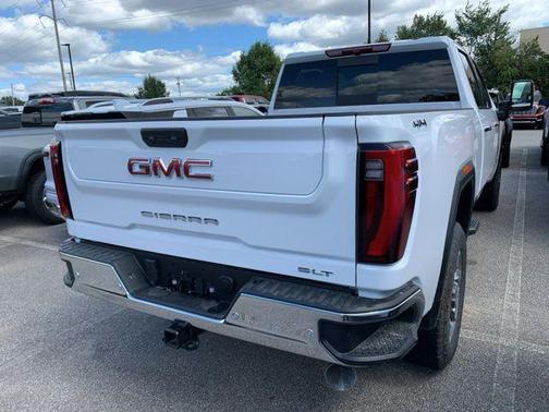 2025 GMC Sierra 3500 SLT