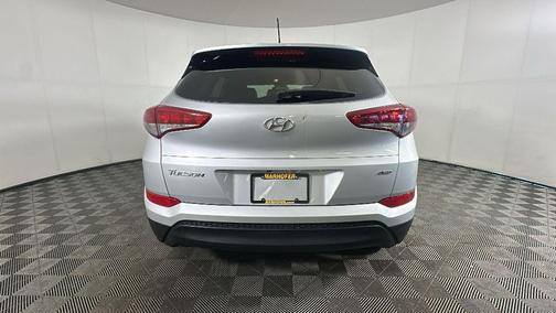 Molten Silver 2016 Hyundai TUCSON SE