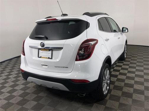 Photo 2 of 25 of 2019 Buick Encore Preferred