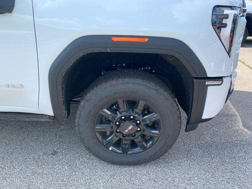 2025 GMC Sierra 2500 AT4