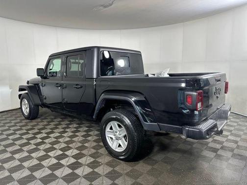 2022 Jeep Gladiator Sport S
