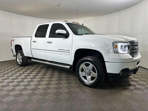 Summit White 2014 GMC Sierra 2500 Denali
