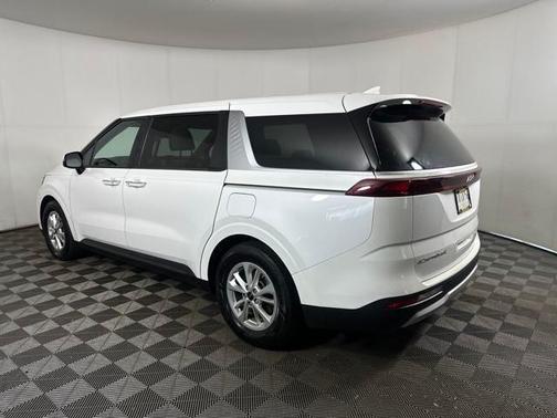 2022 Kia Carnival LXS