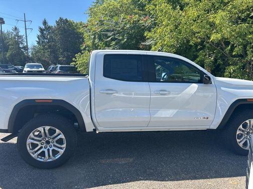 2025 GMC Canyon AT4