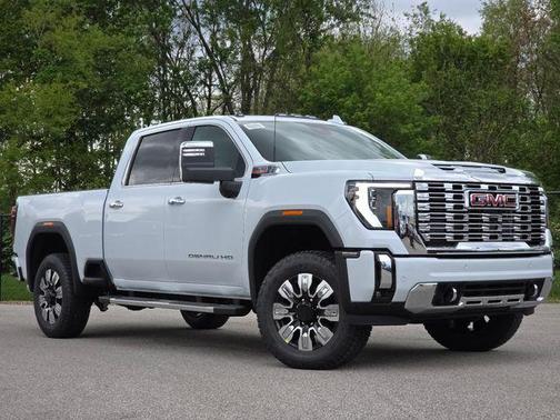 Glacier White Tricoat 2026 GMC Sierra 2500 Denali