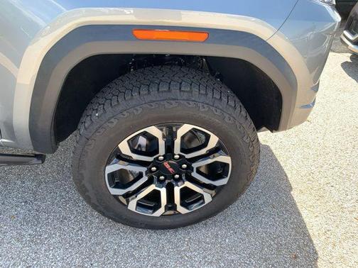 2025 GMC Canyon AT4