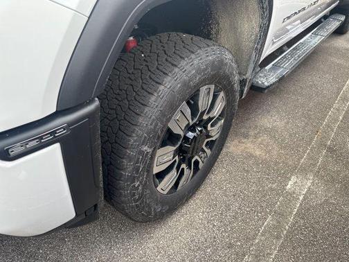 2025 GMC Sierra 2500 Denali