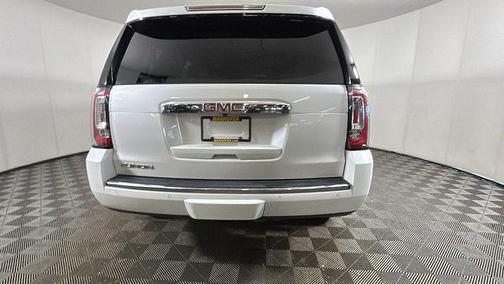 White Frost Tricoat 2019 GMC Yukon Denali
