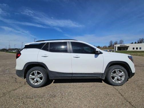 Summit White 2023 GMC Terrain SLE