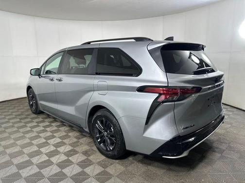 2025 Toyota Sienna XSE 7 Passenger