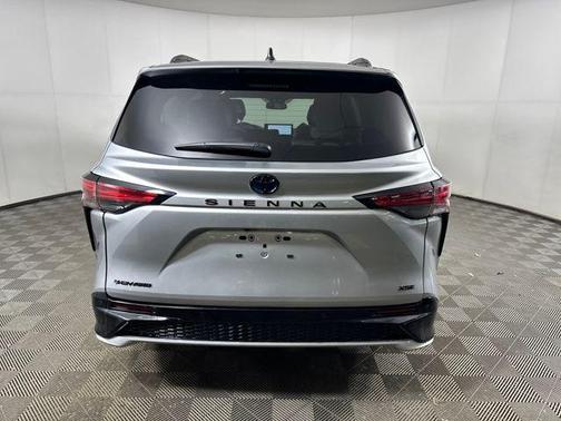 2025 Toyota Sienna XSE 7 Passenger