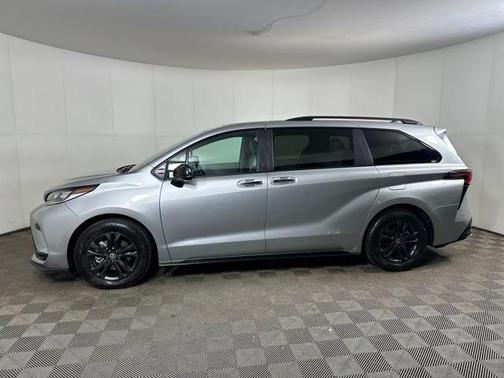 2025 Toyota Sienna XSE 7 Passenger