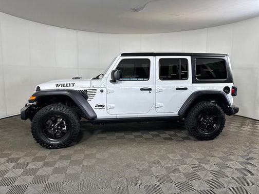 Bright White Clearcoat 2024 Jeep Wrangler Willys
