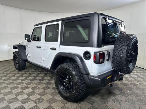 Bright White Clearcoat 2024 Jeep Wrangler Willys