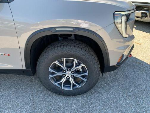 2026 GMC Acadia AWD AT4