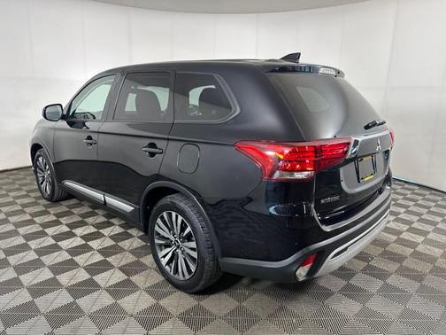 2019 Mitsubishi Outlander ES