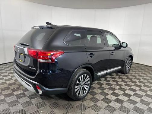 2019 Mitsubishi Outlander ES