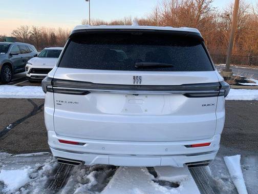 iridescent white tricoat 2026 Buick Enclave Avenir