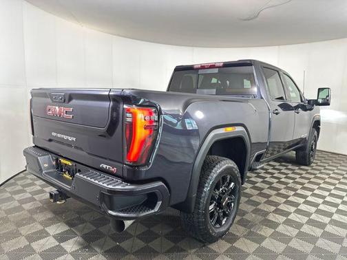 2024 GMC Sierra 2500 AT4