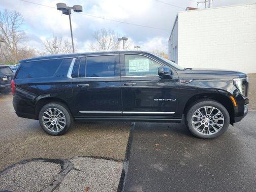 2025 GMC Yukon XL Denali