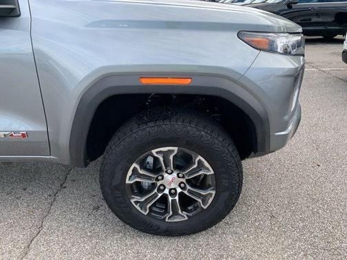 2025 GMC Canyon AT4