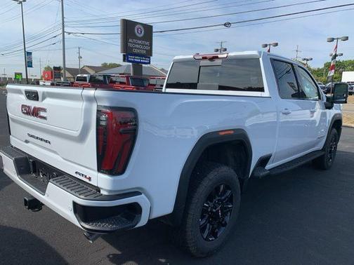 2025 GMC Sierra 2500 AT4