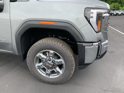 2025 GMC Sierra 2500 SLE