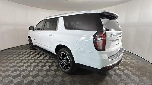 Summit White 2021 Chevrolet Suburban LT