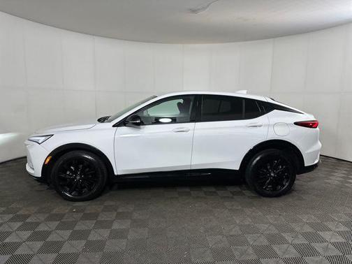 Summit White 2024 Buick Envista Sport Touring FWD