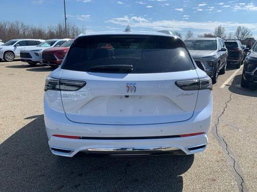 Iridescent White Tricoat 2026 Buick Envision Avenir AWD