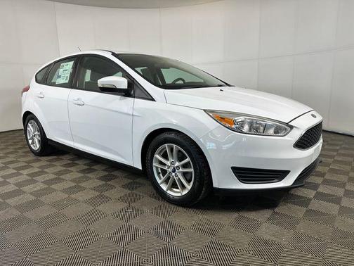 Oxford White 2016 Ford Focus SE