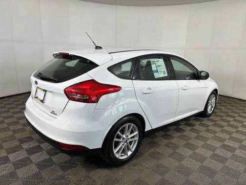 Oxford White 2016 Ford Focus SE