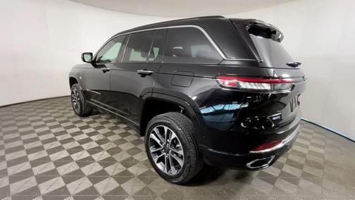 Diamond Black Crystal Pearlcoat 2023 Jeep Grand Cherokee 4xe Overland