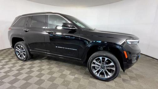 Diamond Black Crystal Pearlcoat 2023 Jeep Grand Cherokee 4xe Overland